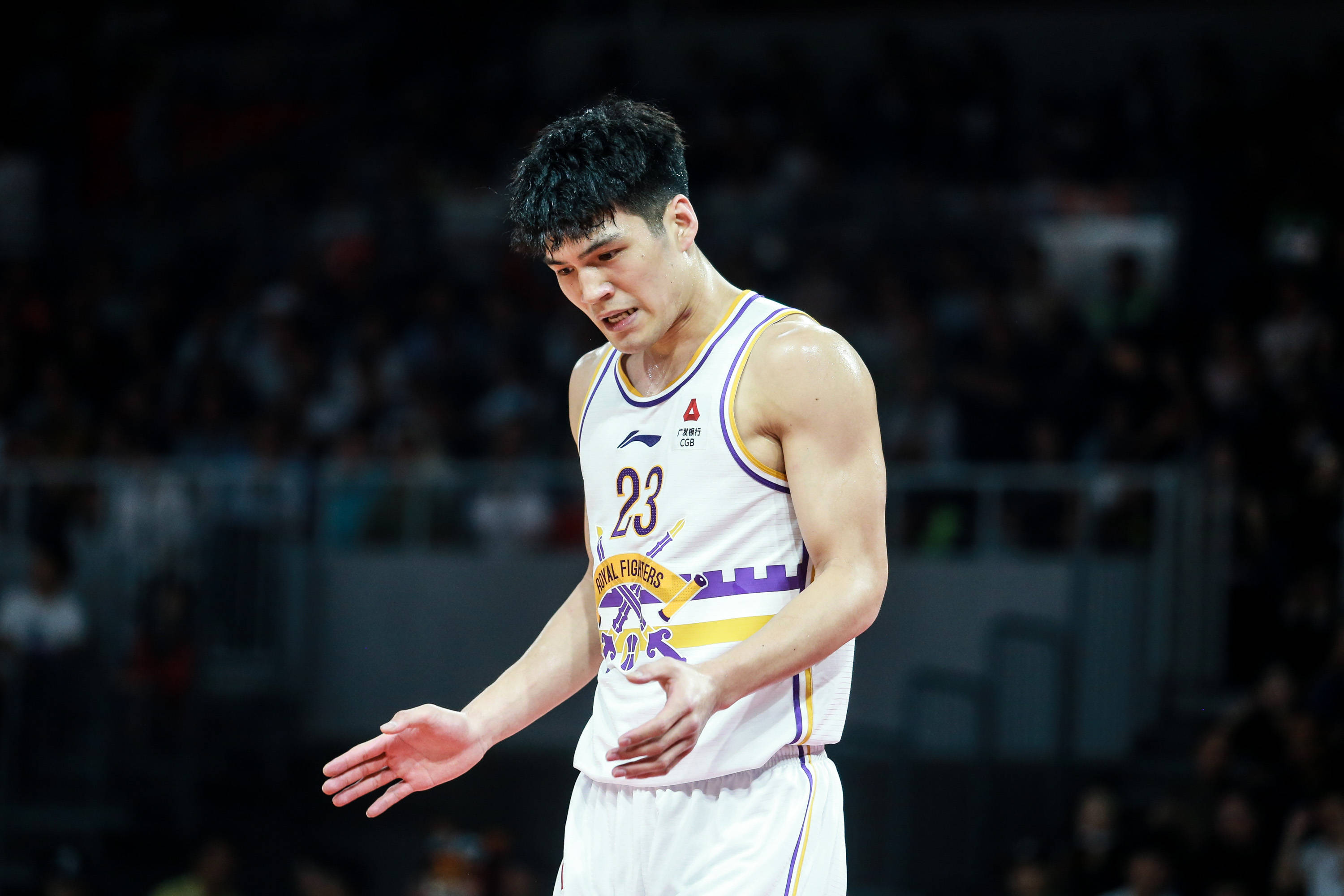 转折点深圳男篮迎来里程碑，CBA常规赛赛后攻防权衡，信心回归，纪律约束更严格的简单介绍