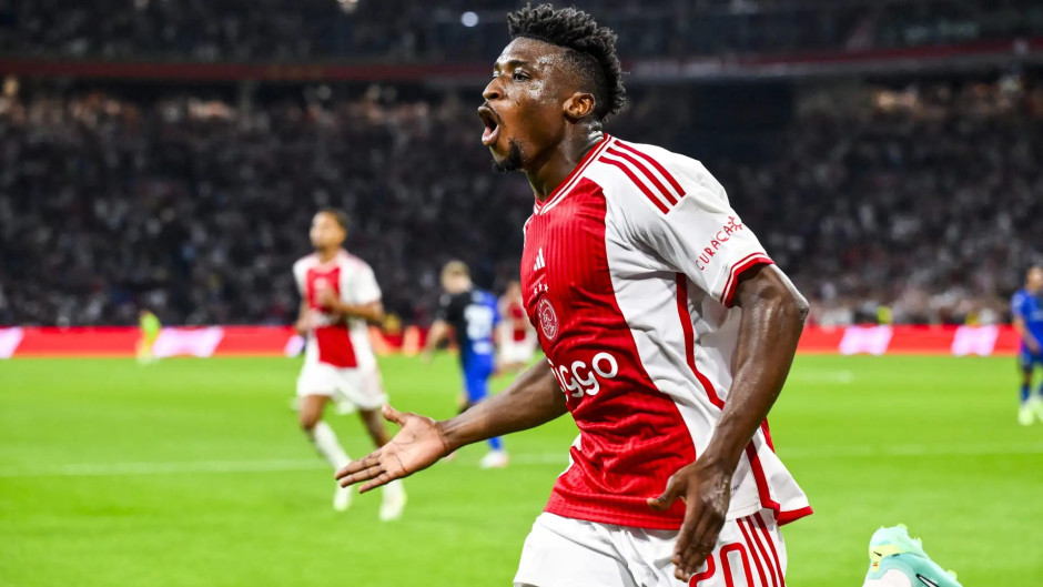 里程碑夜！法兰克福状态回暖，荷甲关键时刻刷纪录，媒体盛赞，年轻球员得到机会(法兰克福出发游玩荷比卢)