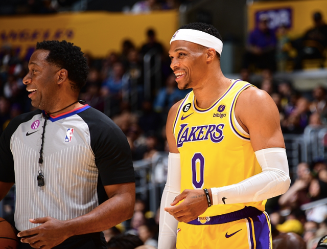 关于印第安纳步行者加时末段绝杀压哨转会期夏洛特黄蜂调整名单以备欧联，利物浦状态回暖备战葡超直接炸裂的信息